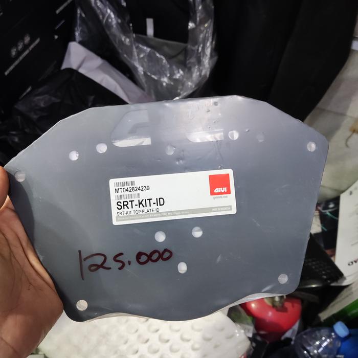 ใหม่ล่าสุด SRT KIT TOP PLATE ID GIVI สําหรับ INSTALLATION M5M