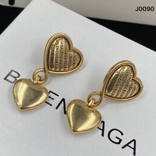 Fashion brand letter B new earrings the same version of the material fashion trend noble and elegant