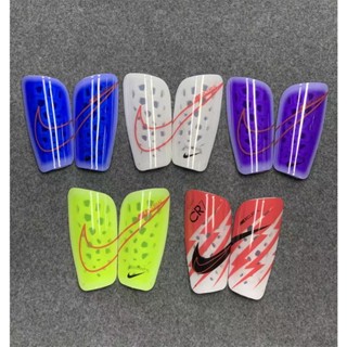 Nike เฝือกป้องกันหน้าแข้ง สําหรับผู้ใหญ่ เหมาะกับการเล่นกีฬาฟุตบอล