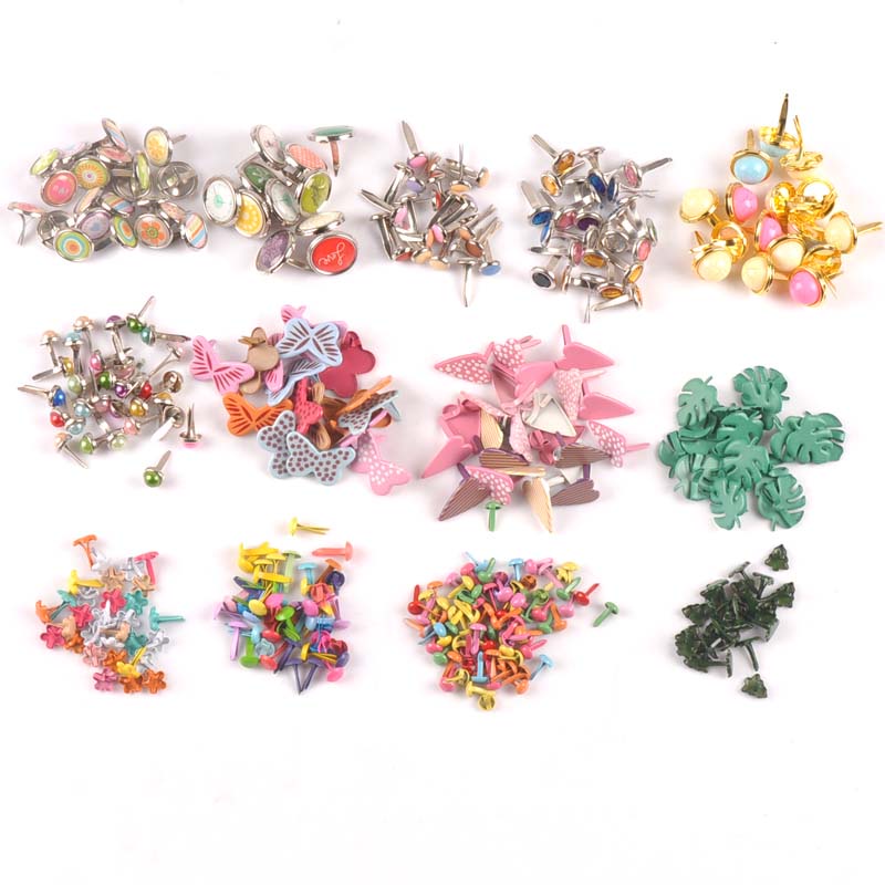 28 การออกแบบใหม่ผสมรูปแบบรอบโลหะ Brads DIY Scrapbooking หัตถกรรมอุปกรณ์เสริมสําหรับตกแต่งบ้าน Embellishment Fastener Brad CP2241