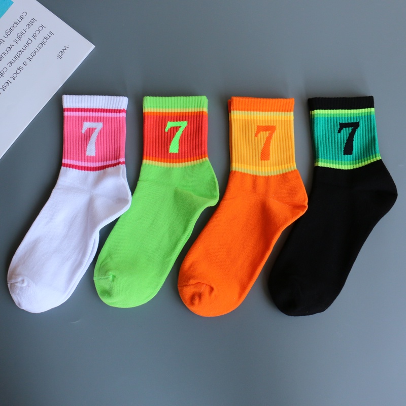ถุงเท้าหมายเลขสี 7 ลายถุงเท้ากลางหลอดผู้ชายผู้หญิง อิน อินเทรนด์อเมริกันย้อนยุคกีฬาผ้าฝ้ายแท้คู่สเก็ตบอร์ดถุงน่อง