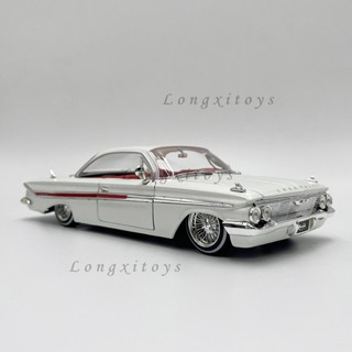 โมเดลรถยนต์ Chevy Impala 1961 ขนาด 1:24 ของเล่นสําหรับเด็ก