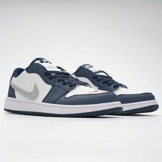 Air Jordan 1 AJ1 x SB Low รองเท้าผ้าใบ รองเท้าวิ่ง สีน้ําเงินเข้ม สําหรับผู้ชาย และผู้หญิง