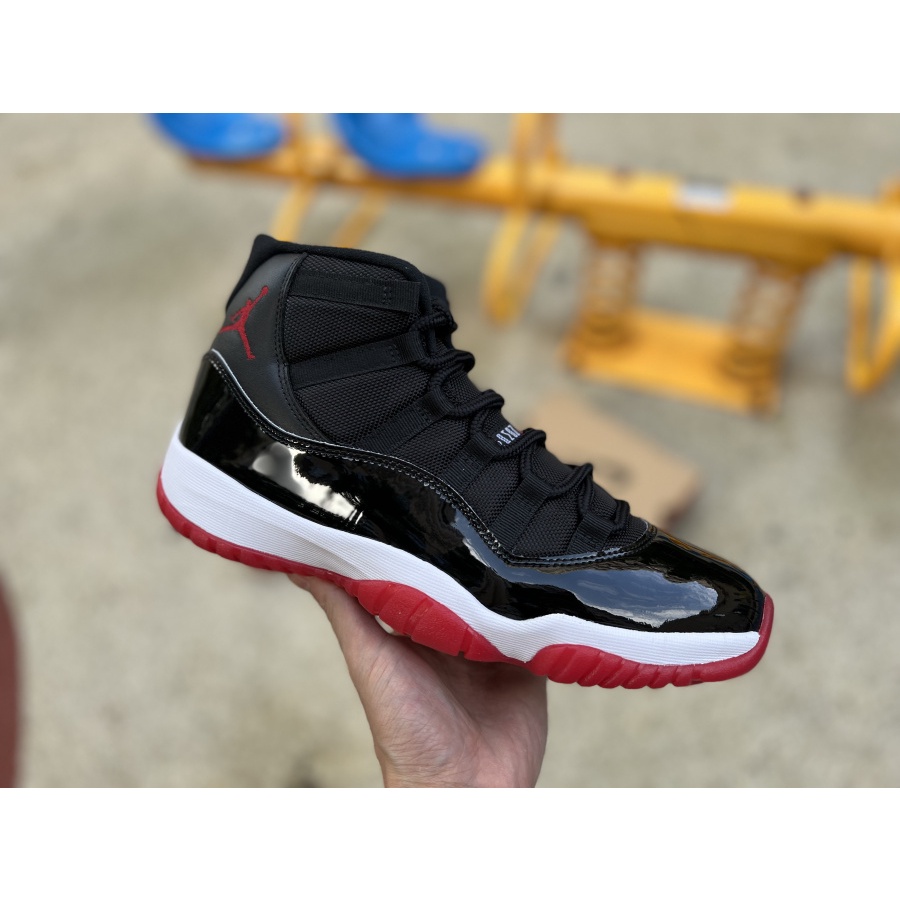 378037-061 Air Jordan 11 Retro High Bred สีดําสีแดง AJ11 รองเท้าผ้าใบรองเท้าบาสเก็ตบอล