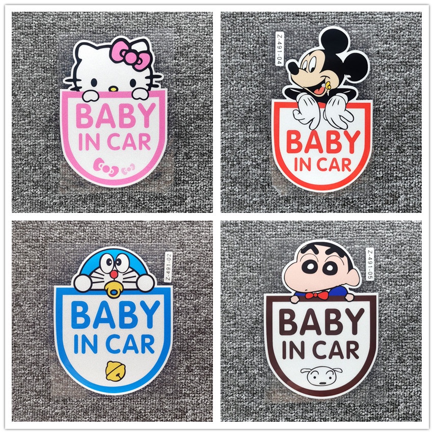 สติ๊กเกอร์ติดรถ Baby In Car Baby On Board Hello Kitty Doraemon Crayon Shin-chan Chibi Maruko-chan Mickey Mouse สะท้อนแสงตกแต่งสําหรับกระจกหน้าต่าง Trunk