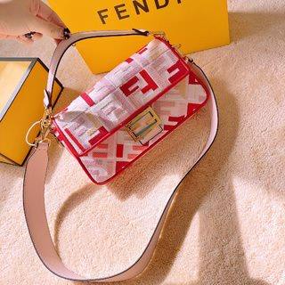 [พร้อมส่ง] ใหม่ Fendi กระเป๋าสะพายไหล่ลําลอง ความจุขนาดใหญ่ หรูหรา สําหรับสตรี เหมาะกับการเล่นกีฬา