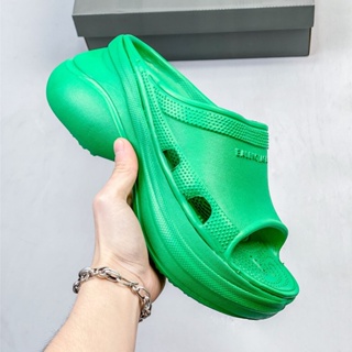 Balenciaga Pool Crocs รองเท้าแตะลําลอง เหมาะกับเดินชายหาด แฟชั่นฤดูร้อน 2023