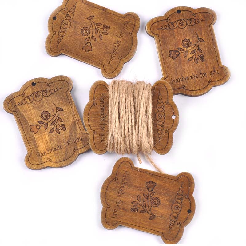 5 ชิ้น/ล็อตดอกไม้รูปแบบไม้สีน้ําตาล Bobbin Spools สายไฟเย็บสําหรับด้าย String Ribbons Reel แบน Spool Home Decor 68*53 มม.MT2236
