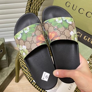 [พร้อมส่ง] Gucci รองเท้าแตะชายหาด พื้นแบน อเนกประสงค์ สําหรับผู้ชาย และผู้หญิง