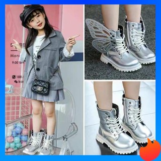 รองเท้าบูทเด็กผู้หญิง Kids Martin Boots ฤดูใบไม้ผลิฤดูใบไม้ร่วง 2023 New Girls Wings Fashion Dazzling Short Boots Girls Silver Princess Single Boot Trend