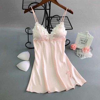 ชุดนอนสายเดี่ยว ชุดนอนสาวอวบ ใหม่ suspender nightdress ผู้หญิงฤดูร้อนเข็มขัดแผ่นหน้าอกเซ็กซี่ V-คอฤดูร้อนเต้านมขนาดเล็กรวบรวมน้ําแข็งผ้าไหมสาวลูกไม้ชุดนอนบาง