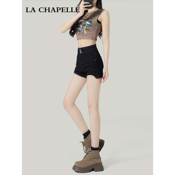 กางเกงขาสั้นยีนส์ กางเกงยีนส์ขาสั้น กางเกงยีนส์ ขาสั้น La Chapelle กางเกงขาสั้นผ้ายีนส์เอวสูงสีดำสำหรับผู้หญิง2024รุ่นใหม่ฤดูร้อนทรงเอทรงเอกางเกงร้อนสไตล์อเมริกัน
