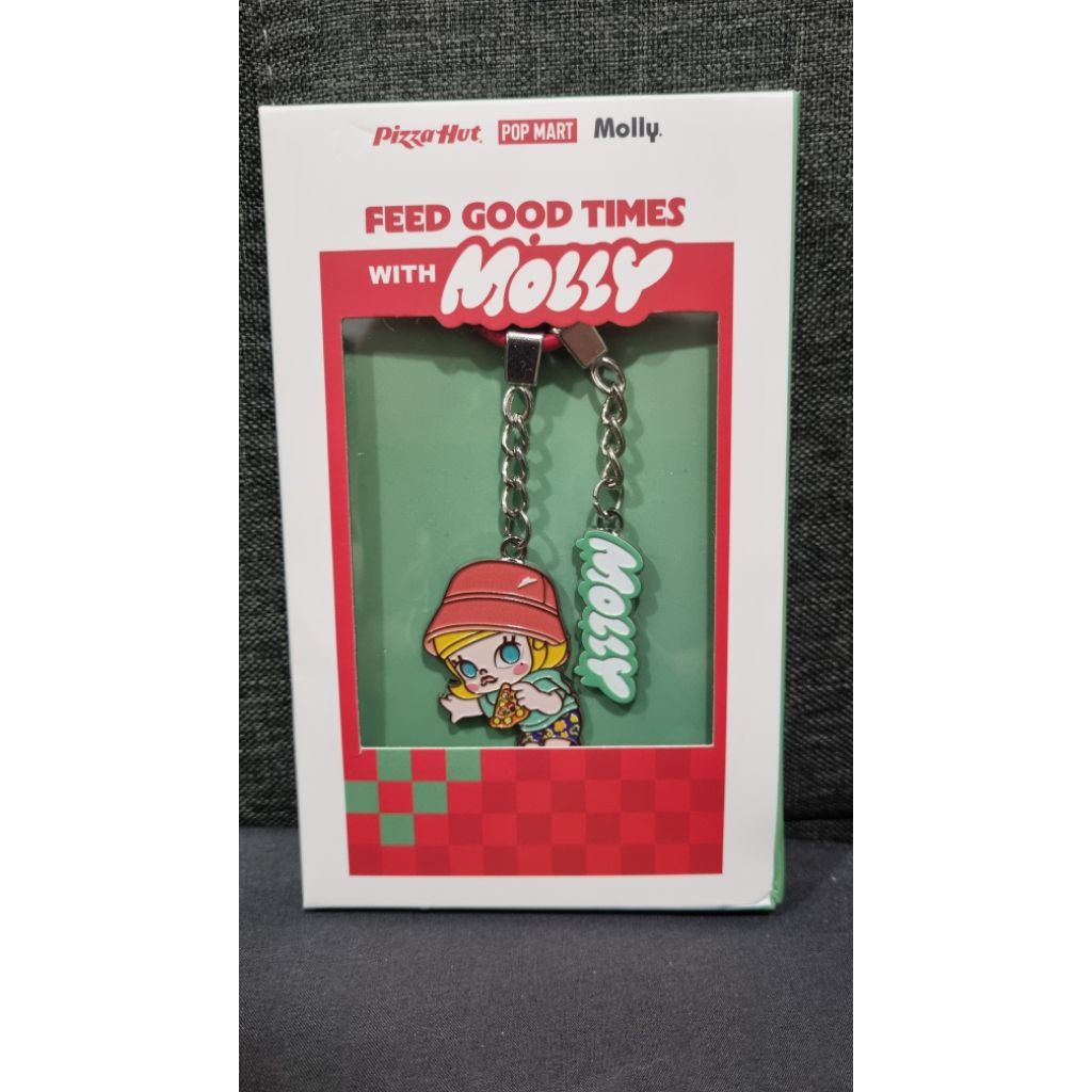Pizza Hut x Molly Limited Skater พวงกุญแจ