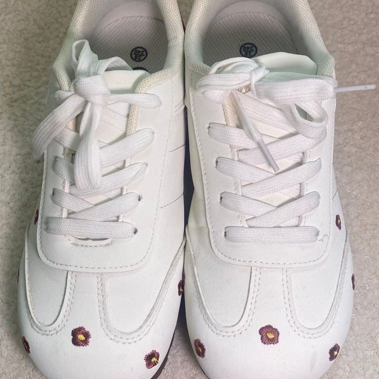 [PRELOVED] รองเท้า Corolla Bunga