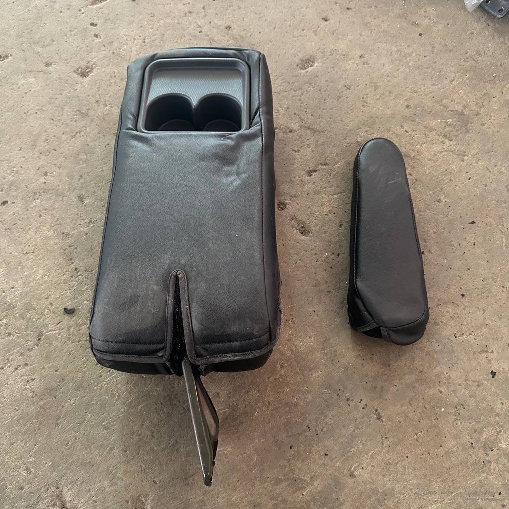 HONDA STREAM RN1 RN3 ที่นั่ง ARMREST ญี่ปุ่นใช้แล้ว