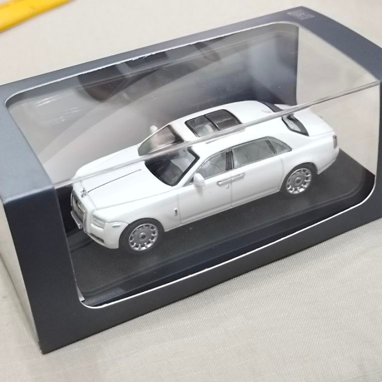 Rolls-Royce Ghost Extended Wheelbase 1/64 Diecast 4 ประตูสีขาว