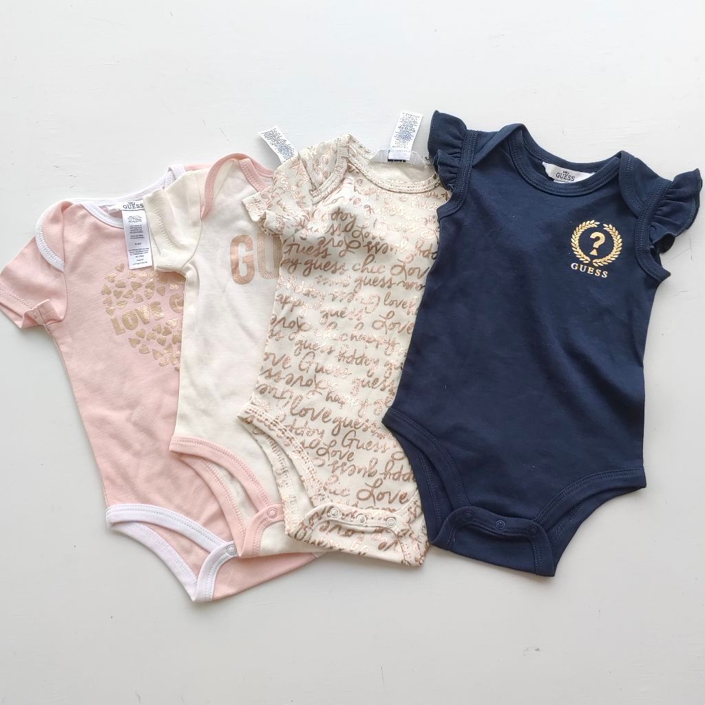 Guess ชุดรอมเปอร์เด็กผู้หญิง(3-9m)