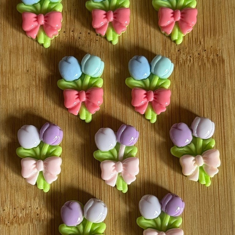 RM2.50/10 ชิ้น : RS-009-802 - เรซิ่น - ดอกไม้ - Glossy - 1.6 cm x 2.5 cm