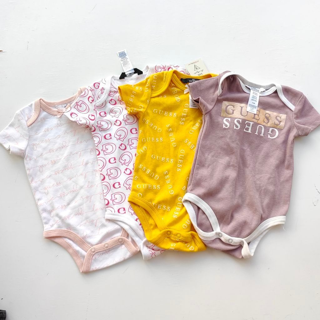 Guess ชุดรอมเปอร์เด็กผู้หญิง(3-9m)