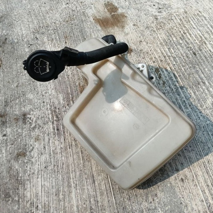 WIPER TANK BMW E60 MSPORT N52