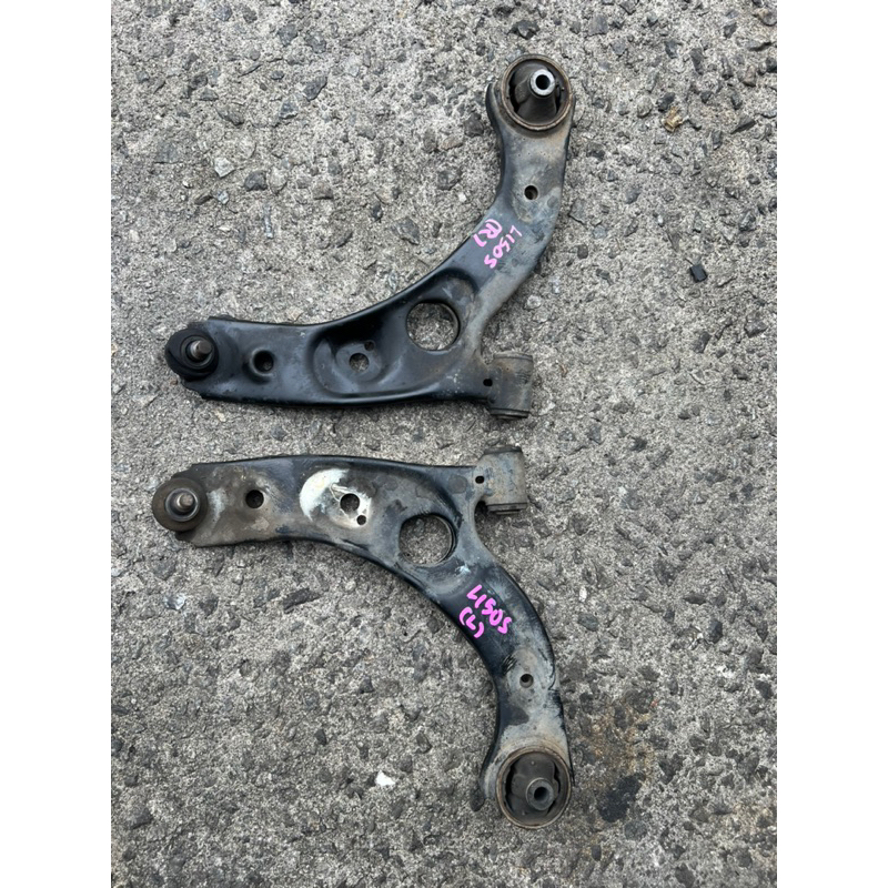 AVY VIVA LOWER ARM USED JAPAN