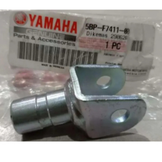 FZ150 FOOTREST BRACKET - 5BP-F711-00