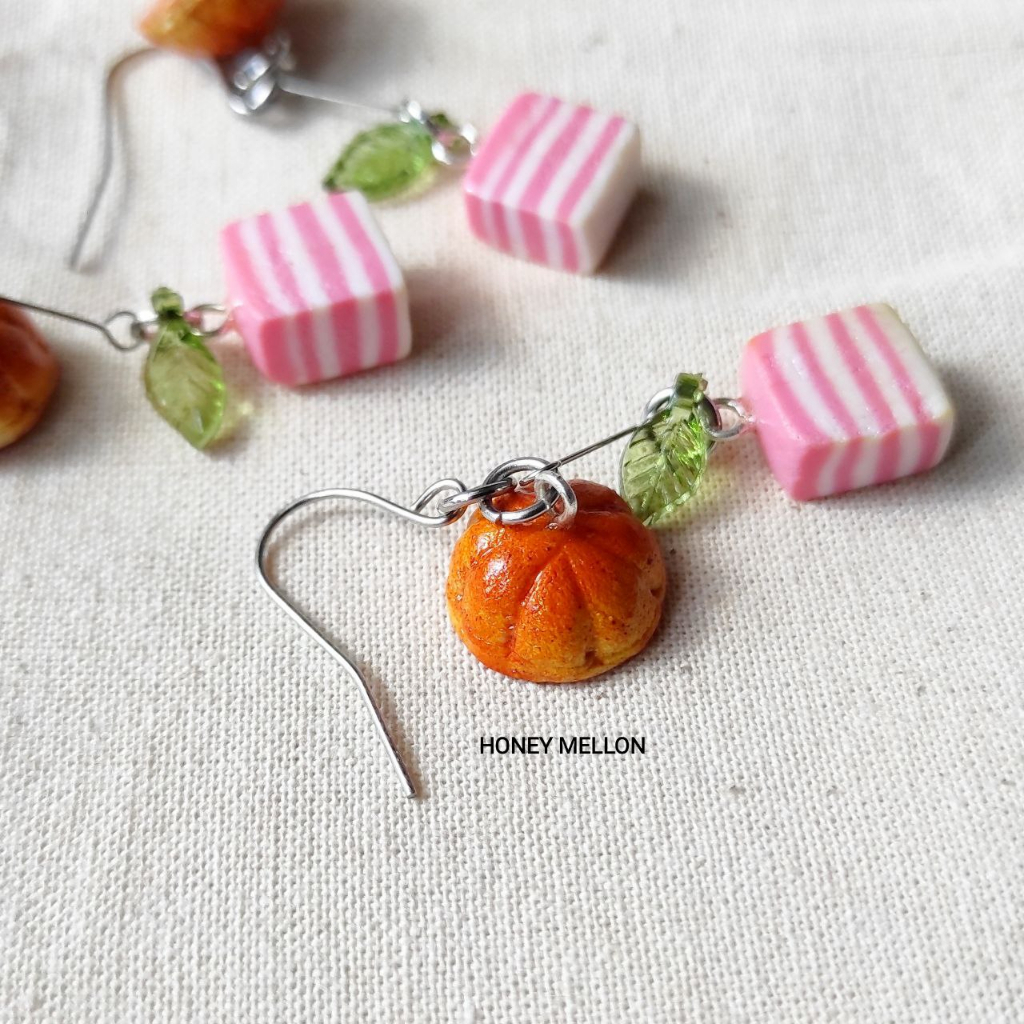 ต่างหูแฮนด์เมด HONEY MELLON (ที่เกี่ยวหู)/ สแตนเลส - KUEH LAPIS