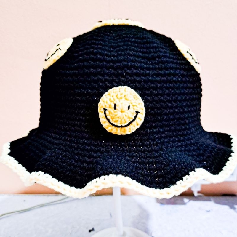 HANDMADE CROCHET SMILE WAVY HAT TOPI KAIT SMILE WAVY