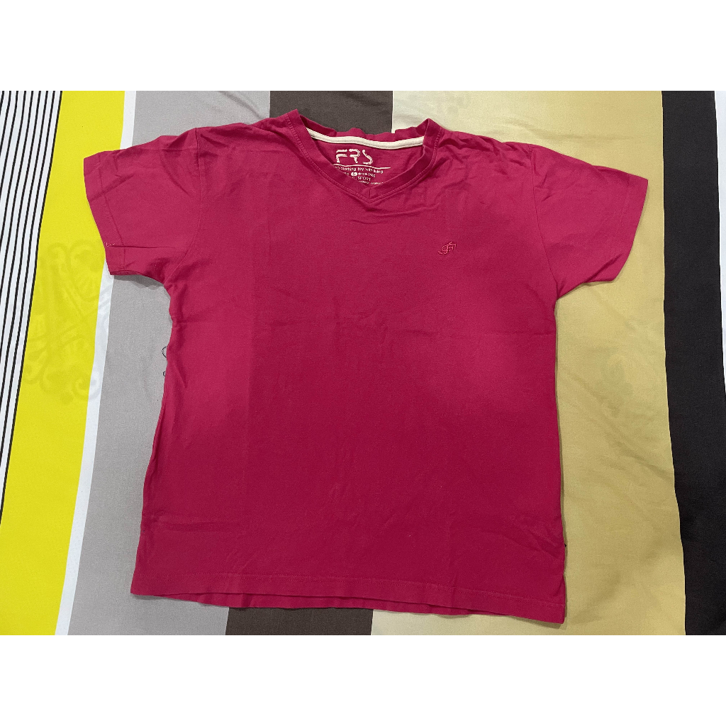 สําหรับ Sleepers พักผ่อน (FRS) เสื้อยืดคอวี -