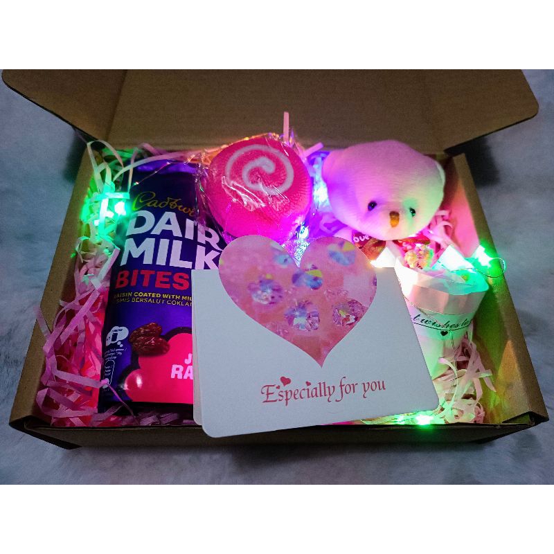 SURPRISE BOX FAVOURITE COLOUR - ฟรี RIBBON & LOVE CARD