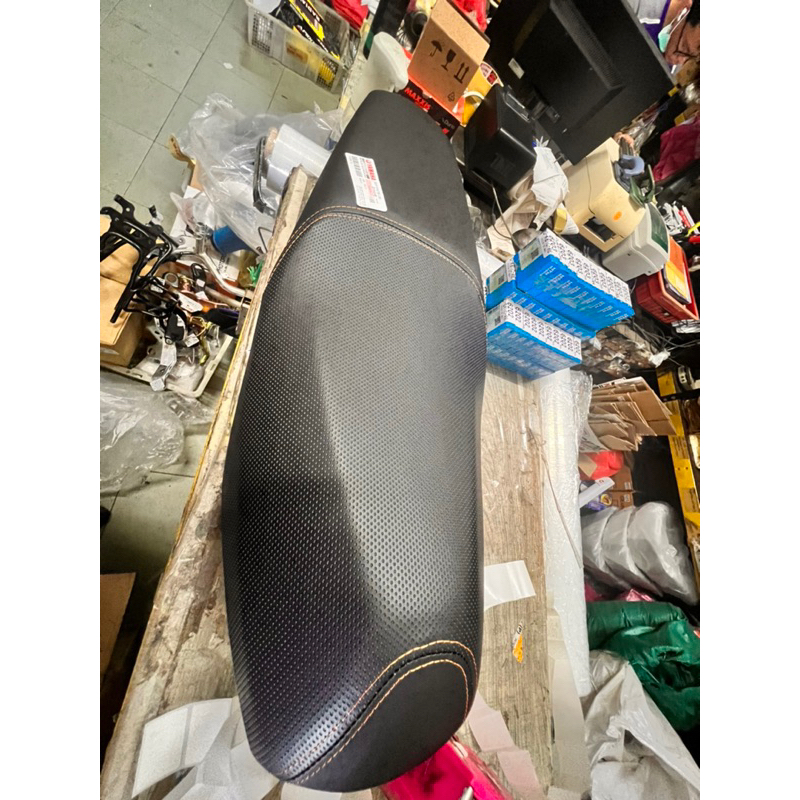 Yamaha Y15ZR YSUKU V1/V2 ที่นั่งคู่/ Kusyen (Bang Merah) HLY B17-F4730-30