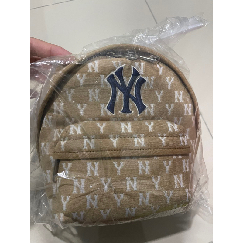 กระเป๋าเป้สะพายหลัง MLB MONOGRAM