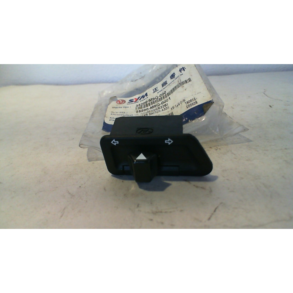 SYM VF3i สวิตช์ป้าย 0 35200-M9Q-000 ปุ่ม SUIZ SUISS VF3-i VF3 i 185 SYM