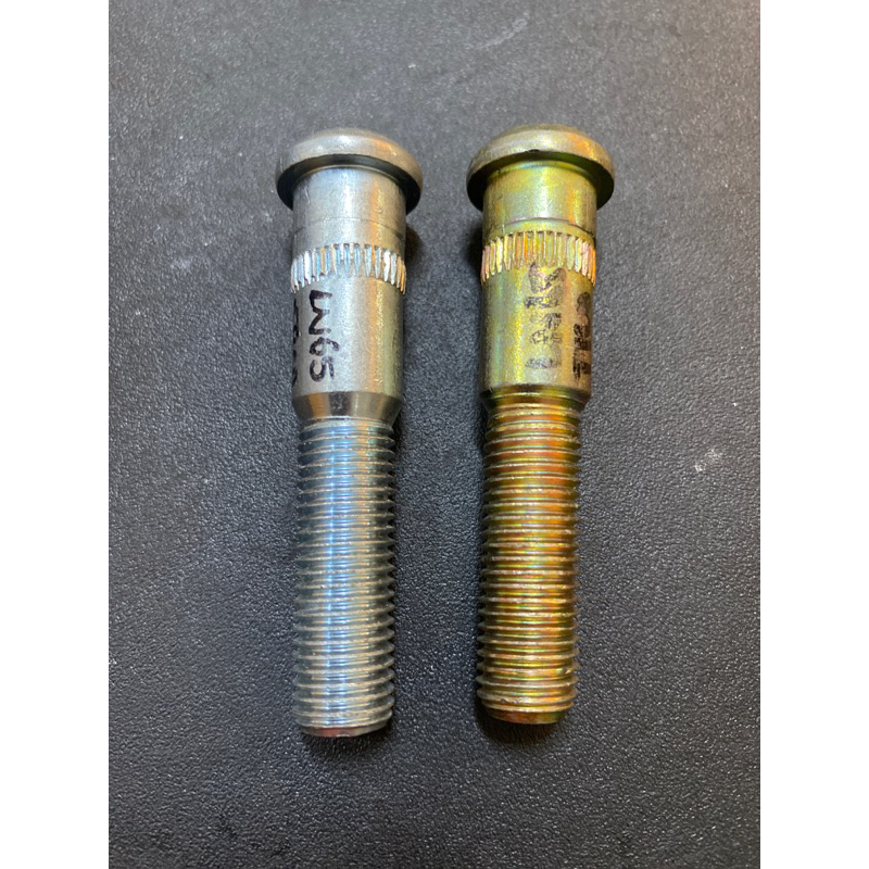 สลักเกลียวล้อ Toyota Hilux LN65 / น็อต