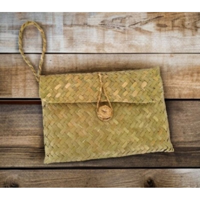 HAND WOVEN FIGHTING SLING BAG/PURSE ECO-FRIENDLY/HAND WOVEN FIGHTING SLING BAG/PURSE MESRA ALAM