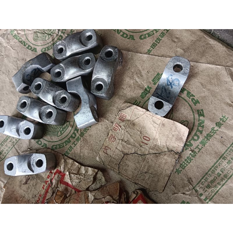 S90/CB100/CB125s/CG125/CF50/S110 Dll... ที่วางมอเตอร์ไซค์ A.Upper.Nos JAPAN Parts.