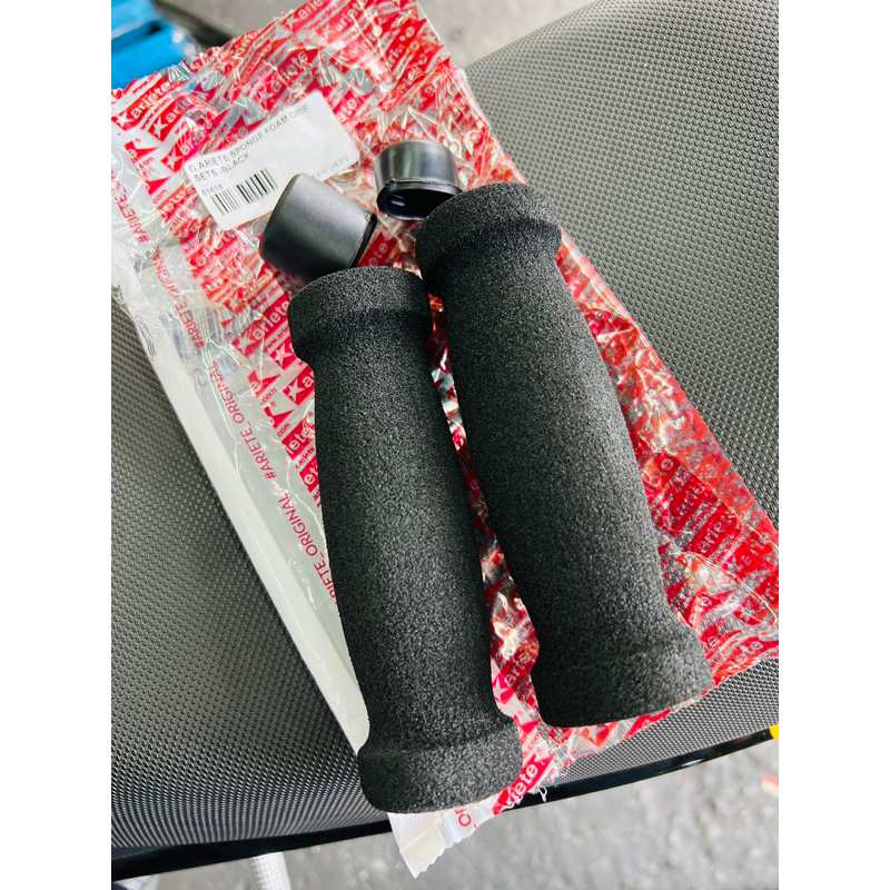 Ariete (อิตาลี) ฟองน้ําจับ Grip Universal มอเตอร์ Grips ชุดโฟม Xmax Y15 MT09 NVX NMax Y16 RS150 GSX

<p>“><center></p>
<h4></h4>
<p><p><font color=
