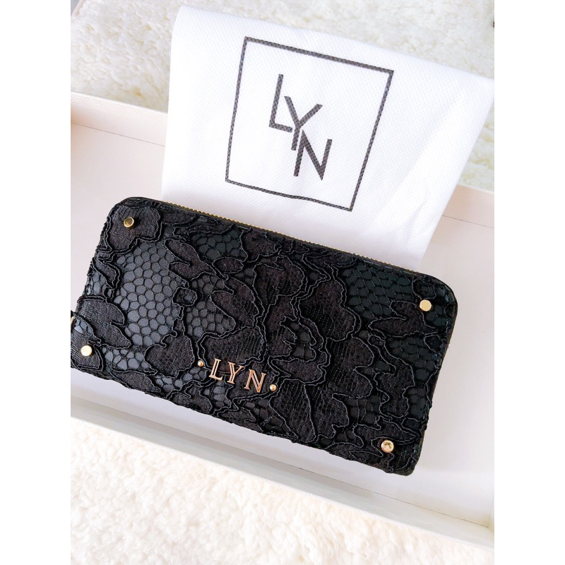 Authentic Brand New Lyn Long Lace Wallet จาก