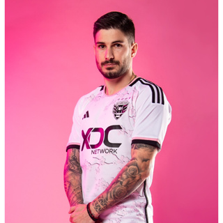 ใหม่ เสื้อกีฬาแขนสั้น ลายทีมชาติฟุตบอลชั้นนํา DC United Away Cherry Blossom Edition 23 24