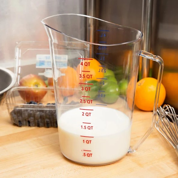 CAMBRO 400MCCW135 Camwear 4 Qt ถ้วยตวงโพลีคาร์บอเนตแบบใส