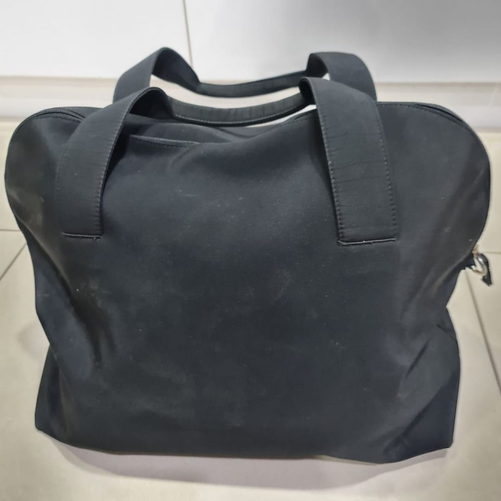 กระเป๋าถือมือ ESPRIT