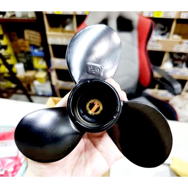 ใบพัด (3x7.5x7) (แบบ BUSH) สําหรับ SUZUKI DT8 (2 จังหวะ) & DF6 (4 จังหวะ) outboard (58100-91JN0-019)