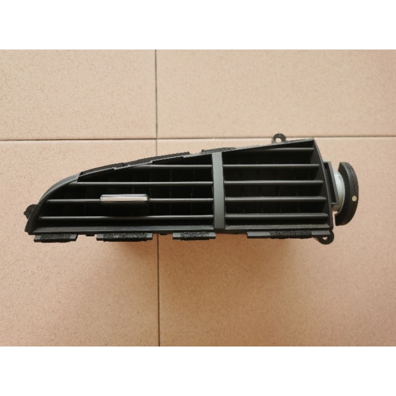 NISSAN STREAM RN6 RN8 CENTER AIRCOND VENT
