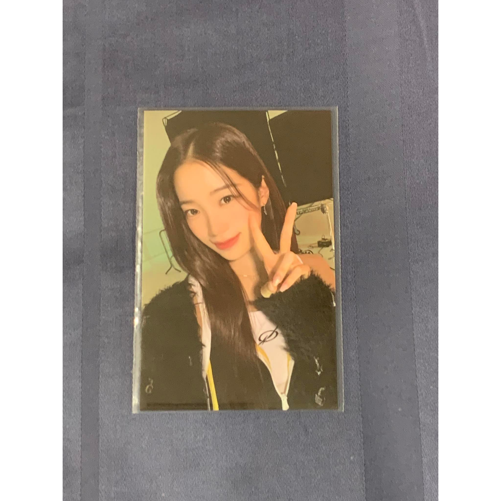 Le SSERAFIM (ของแท้) - เสื้อยืด Kazuha Fearnada (Merchandise) Photocards