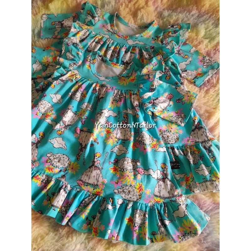 โดย THE RUFFLES BLAUS