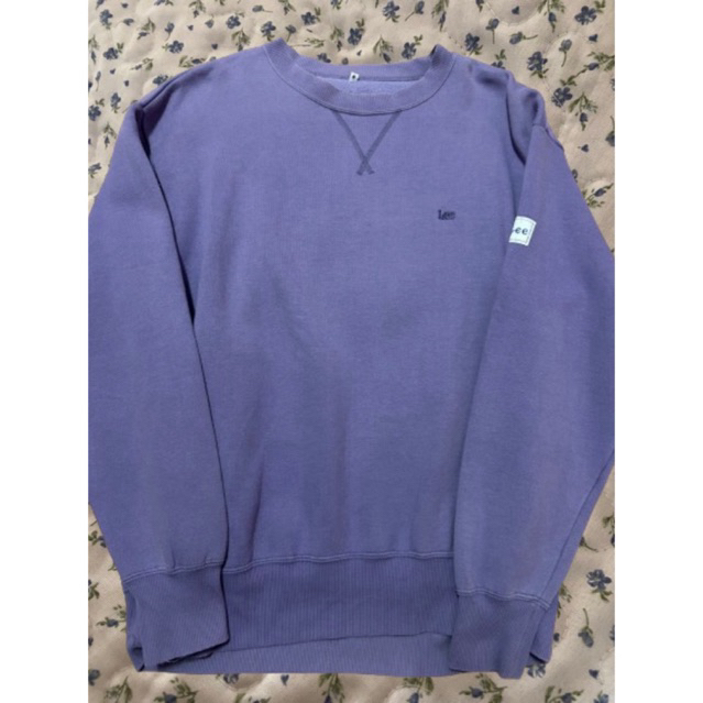 เสื้อสเวตเตอร์ Preloved Lee