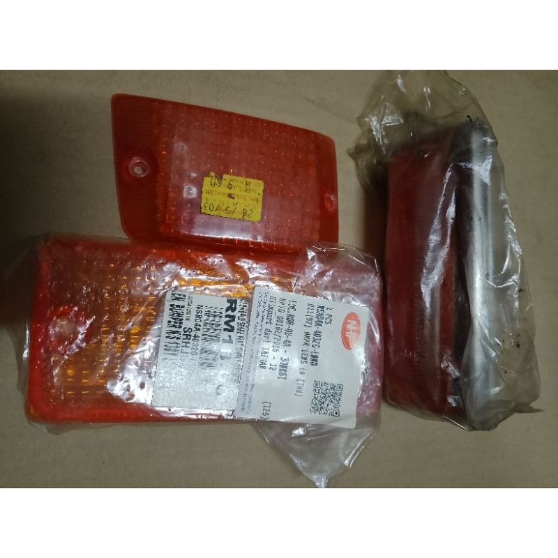 MITSUBISHI 
B11(82) BMPR LENS LH (TWK)

(MSB04A-4032G-LAND)