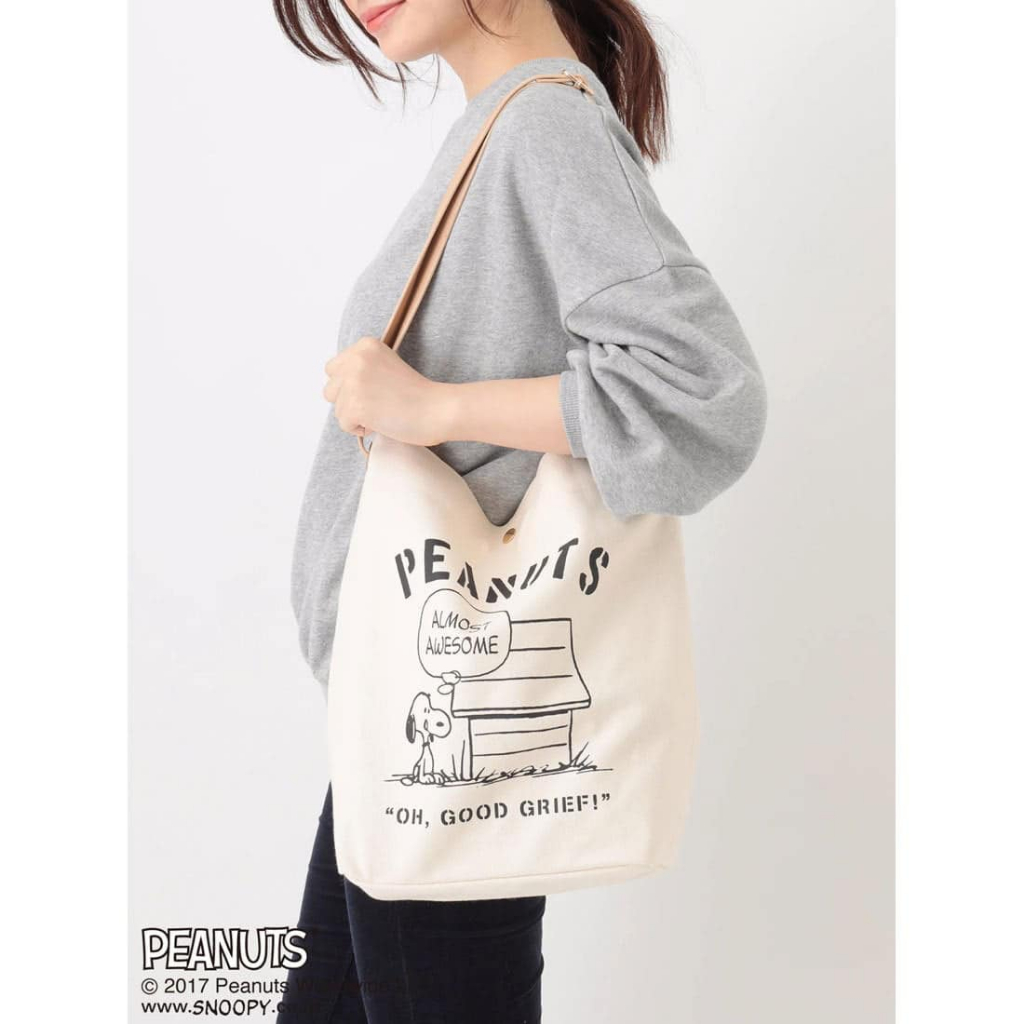 Japan Snoopy Signature Tote - กระเป๋าสะพายผ้าแคนวาสความจุขนาดใหญ่สําหรับผู้หญิงโดย Earth Music- OLD 