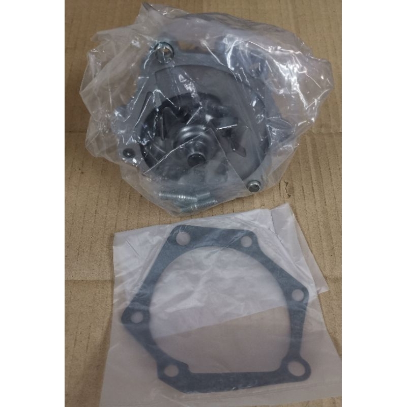 100 GMB TOYOTA HIACE LH172 ปั้มน้ํา (GWT-115A)