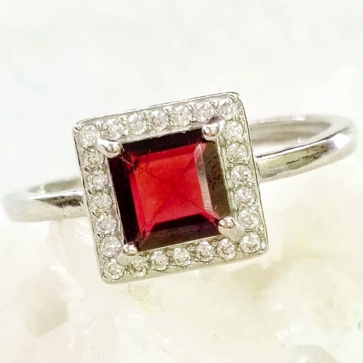PURPLE GARNET SQUARE / GARNET RING สี SQUARE SHAPE